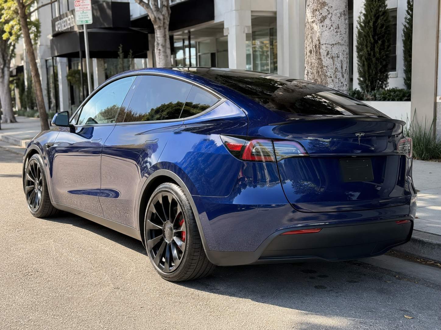 2023 Tesla Model Y rear_3q