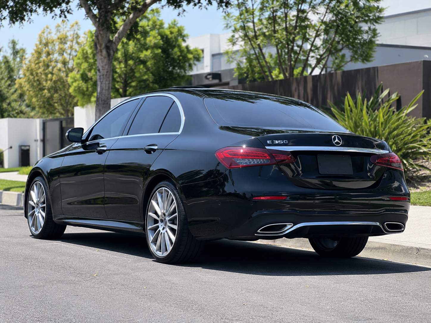 2022 Mercedes-Benz E-Class rear_3q